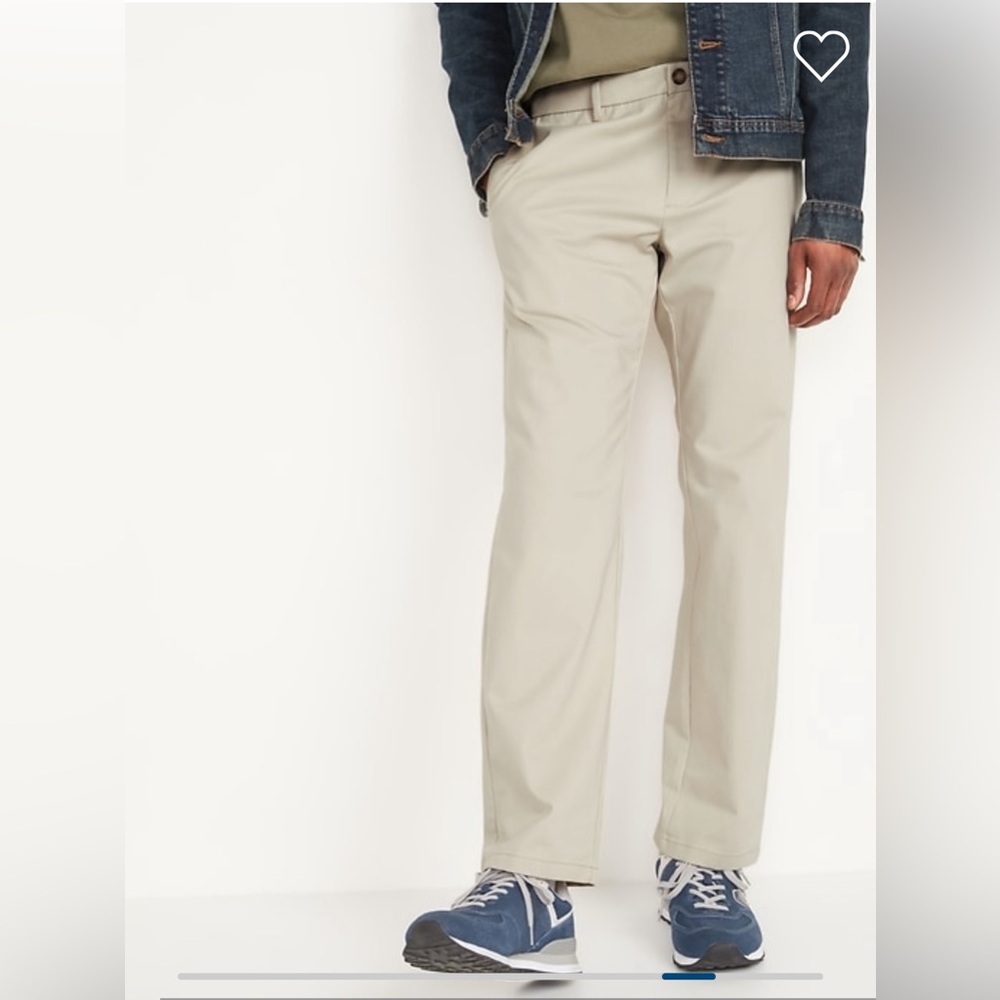 OLD NAVY NWT NEW khakis ultimate loose fit built in flex 32x34 size 32 mens